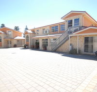 Yot Spot Apartments - Accommodation Noosa