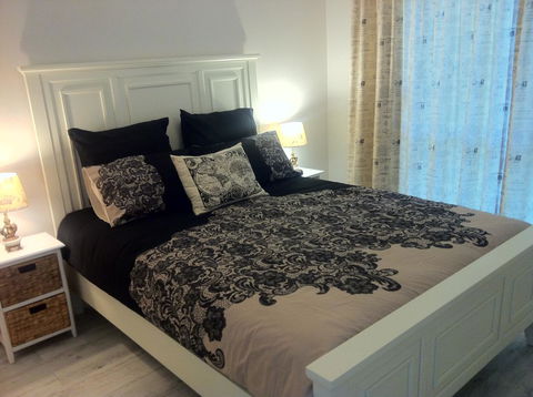 Applegate Lane Chalet - Accommodation Noosa 9