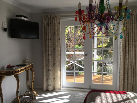 Applegate Lane Chalet - Accommodation Noosa 6
