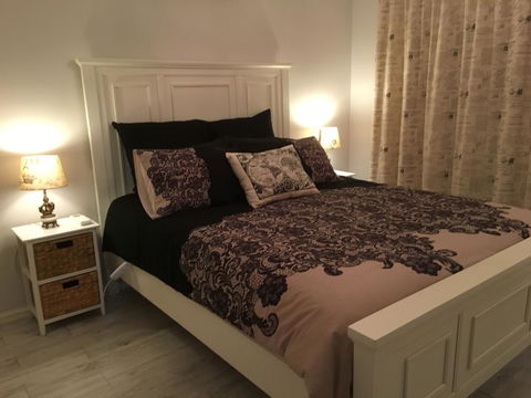 Applegate Lane Chalet - Accommodation Noosa 8