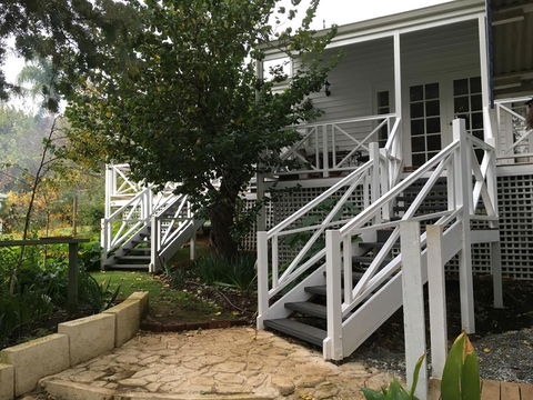 Applegate Lane Chalet - Accommodation Noosa 5