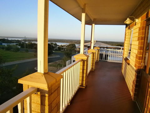 Baywatch Retreat Augusta - Accommodation Noosa 26