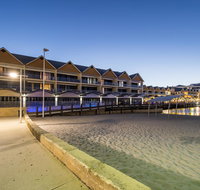 Dolphin Quay Apartments - Accommodation Noosa