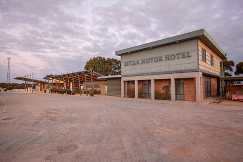 EUCLA MOTOR HOTEL - Accommodation Noosa 0