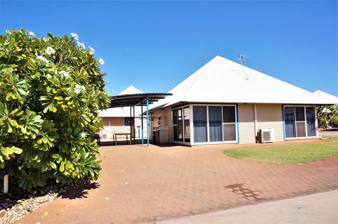 Osprey Holiday Village Unit 120 - Plenty Of Room For A Large Family - Accommodation Noosa 1