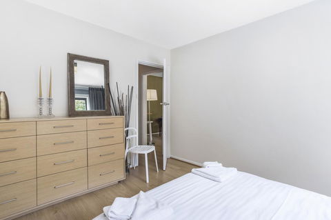 Gorgeous 26 1 Bed Designer Fitout Perfect Location - Accommodation Noosa 17