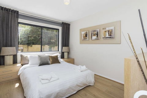 Gorgeous 26 1 Bed Designer Fitout Perfect Location - Accommodation Noosa 39