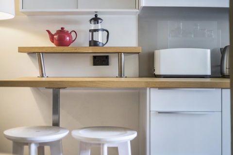 Gorgeous 26 1 Bed Designer Fitout Perfect Location - Accommodation Noosa 19