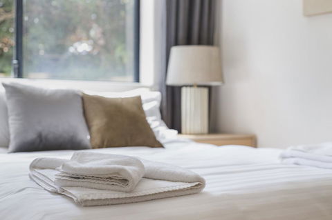Gorgeous 26 1 Bed Designer Fitout Perfect Location - Accommodation Noosa 4