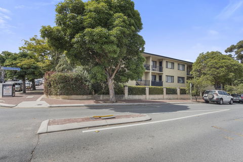 Gorgeous 26 1 Bed Designer Fitout Perfect Location - Accommodation Noosa 25