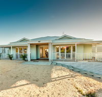 Blue Sky Escapes The Lookout Lancelin - Accommodation Noosa