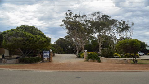 Hopetoun Motel & Chalet Village - Accommodation Noosa 12