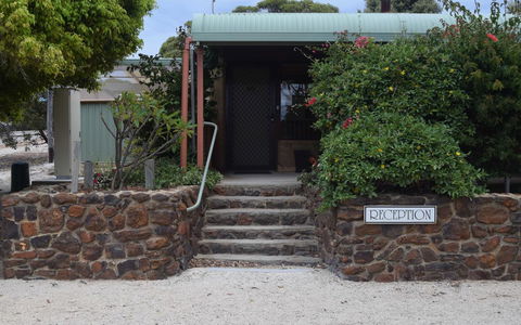 Hopetoun Motel & Chalet Village - Accommodation Noosa 9