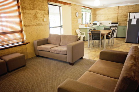 Hopetoun Motel & Chalet Village - Accommodation Noosa 8