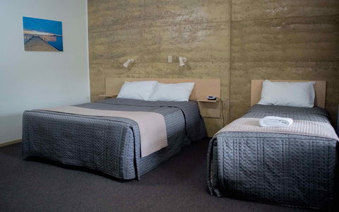 Hopetoun Motel & Chalet Village - Accommodation Noosa 0