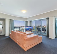 A 406 FANTASTIC OCEAN BEACH and MARINA VIEW APT AT SEASHELLS RESORT - Accommodation Noosa