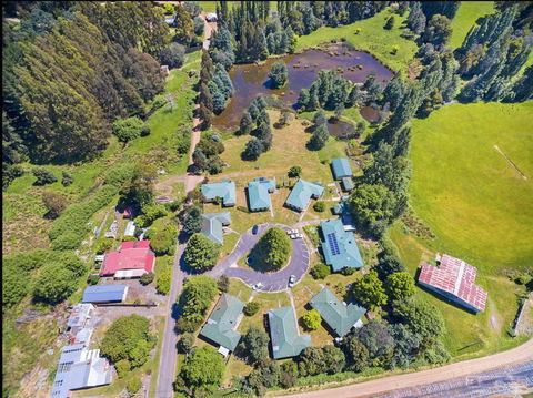 Giants Table And Cottages - Accommodation Noosa 0