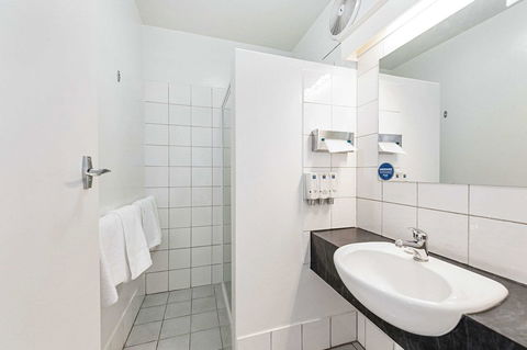 Coach House Launceston - Accommodation Noosa 24