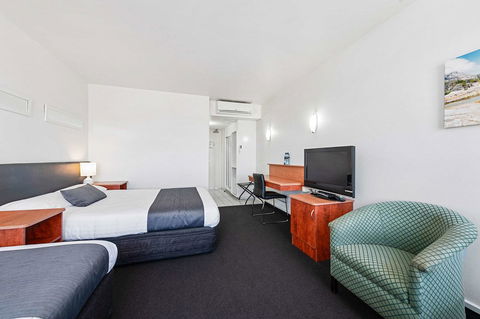 Coach House Launceston - Accommodation Noosa 6