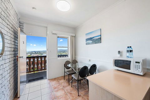 Coach House Launceston - Accommodation Noosa 11