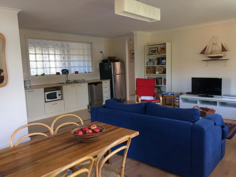 Anchorage Waterfront Retreat - Accommodation Noosa 5