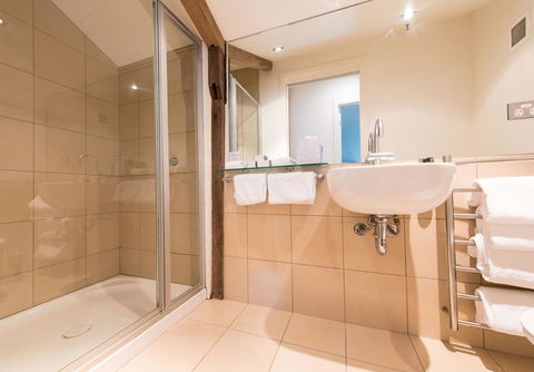 Sullivans Cove Apartments - Accommodation Noosa 17