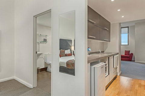 Mantra One Sandy Bay Road - Accommodation Noosa 9