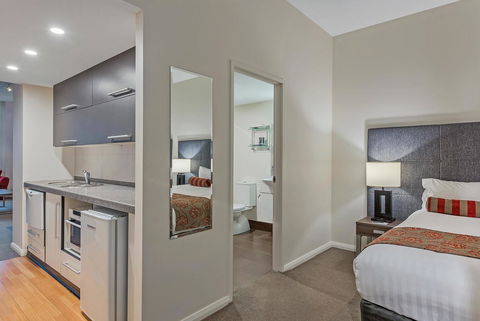 Mantra One Sandy Bay Road - Accommodation Noosa 18