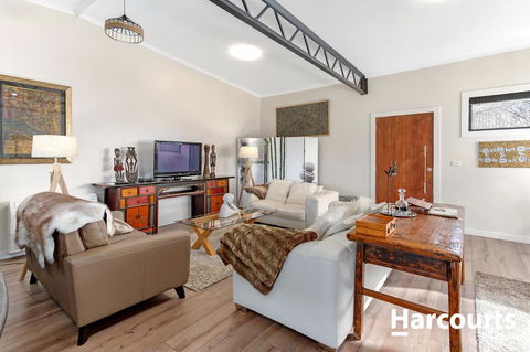 The WeareHouse In Deloraine - Accommodation Noosa 15