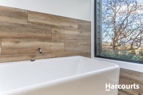 The WeareHouse In Deloraine - Accommodation Noosa 18
