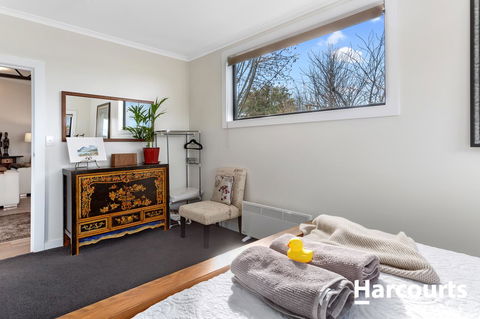 The WeareHouse In Deloraine - Accommodation Noosa 19