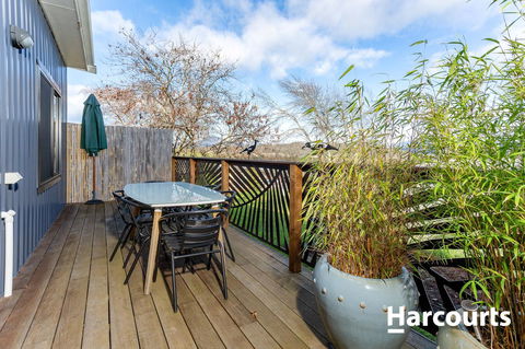The WeareHouse In Deloraine - Accommodation Noosa 9