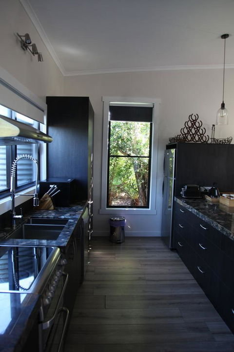 The WeareHouse In Deloraine - Accommodation Noosa 32