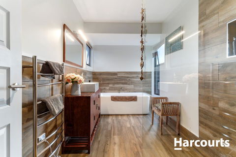 The WeareHouse In Deloraine - Accommodation Noosa 14