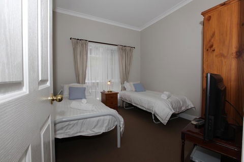 House On The Hill Bed And Breakfast - Accommodation Noosa 33