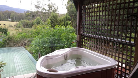 Oaktree Guest House - Accommodation Noosa 3