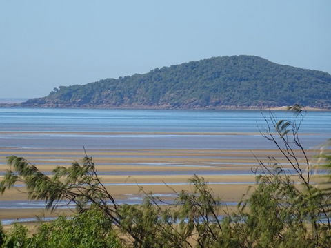 Ocean International Hotel - Accommodation Noosa 2