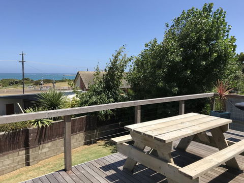 OCEAN VIEWS - Accommodation Noosa 2