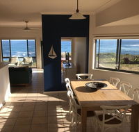 Ocean Views' 4 Ocean Street - air conditioned luxury with beautiful ocean views - Accommodation Noosa
