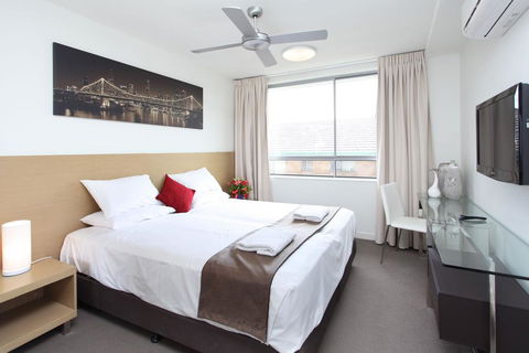 PA Apartments - Accommodation Noosa 1