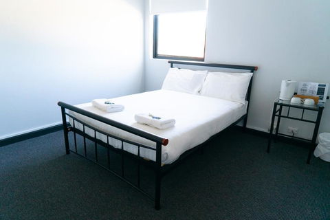 Panania Hotel - Accommodation Noosa 1