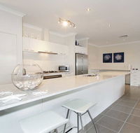 Penguin 4 Bedroom House by Shoalwater Executive Homes - Accommodation Noosa