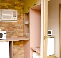 Pines Country Club Motor Inn - Accommodation Noosa