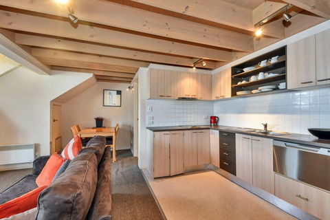 Pinot - Accommodation Noosa 2