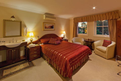 Plumes On The Green Boutique Bed & Breakfast - Accommodation Noosa 2