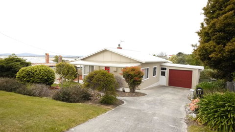 Position On Alexander - Accommodation Noosa 0