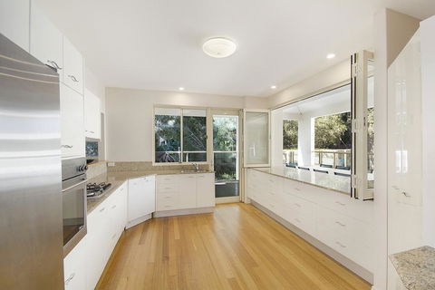 Prestigious House In Little Cove - 4 Baywoods - Accommodation Noosa 3