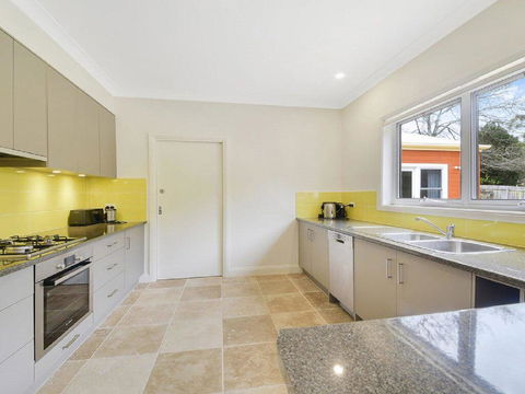 Redhaven House - Spacious, Quiet And Private - Accommodation Noosa 1