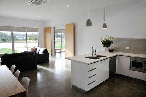 Relbia Lodge - Accommodation Noosa 1