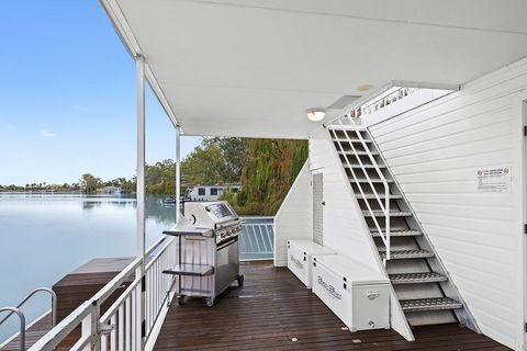 Renmark River Villas And Boats & Bedzzz - Accommodation Noosa 2